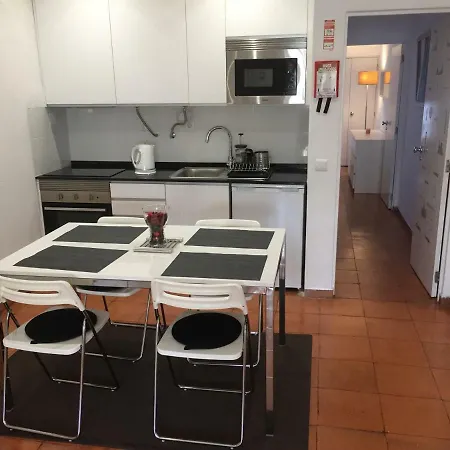 公寓 Charmosous Flat