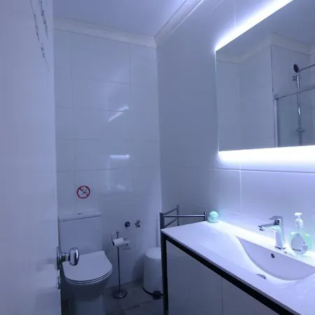 Charmosous Flat Αλμπουφέιρα